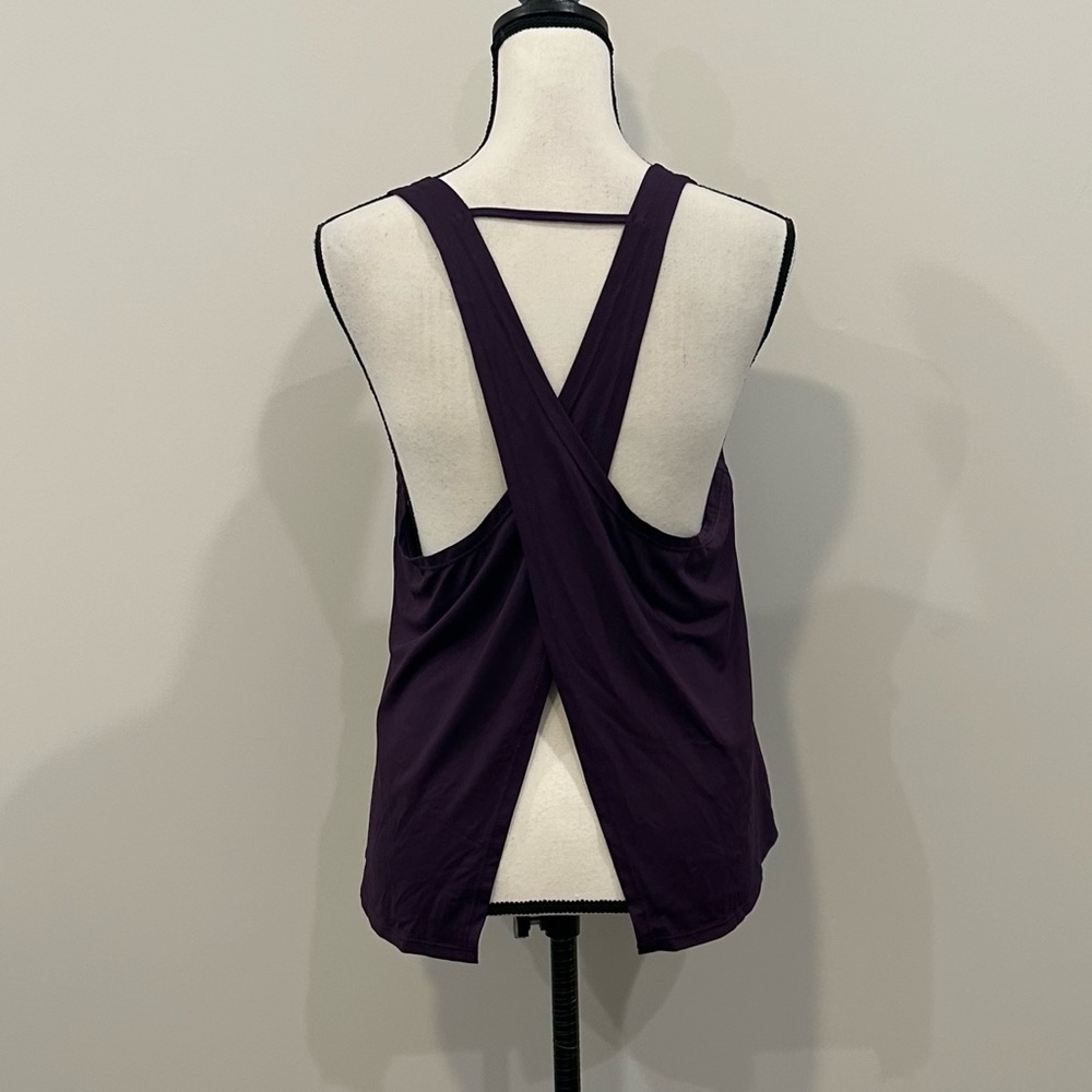 Split Back Tank Top - Picture 3 of 3